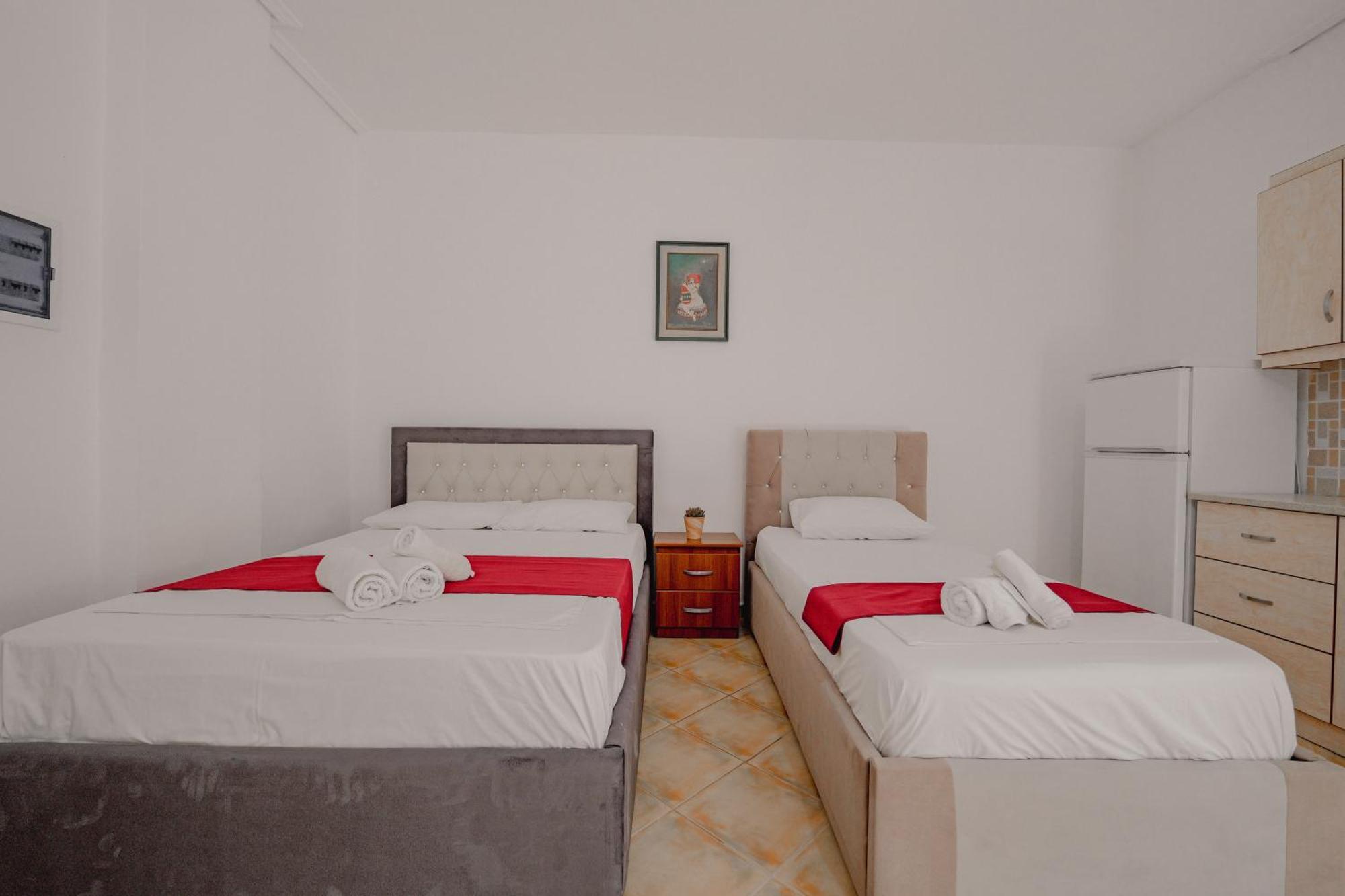 Cozy Apartments Downtown Ksamil Esterno foto