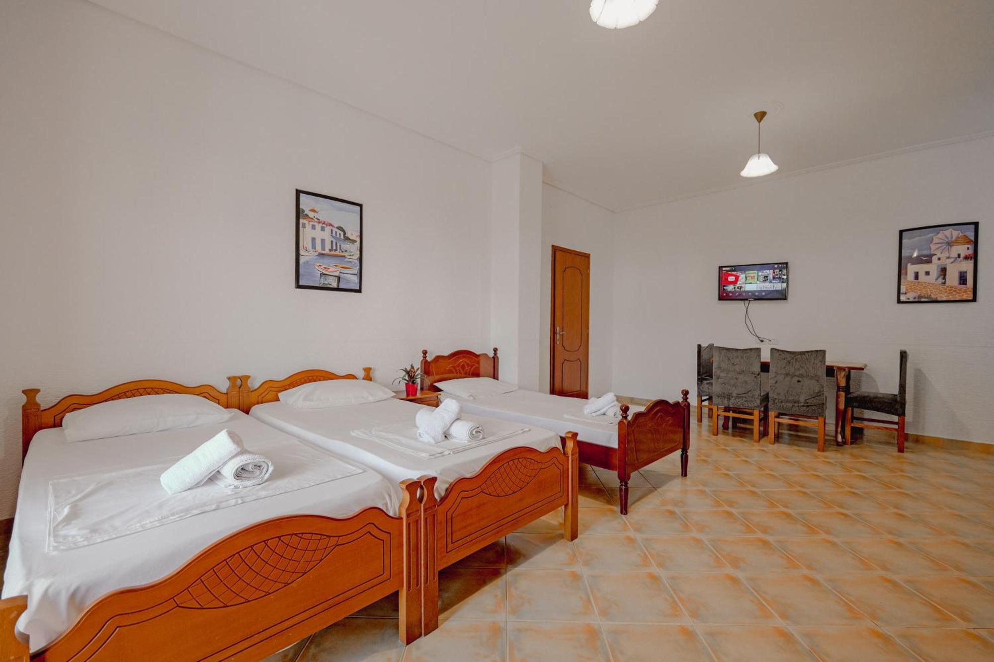 Cozy Apartments Downtown Ksamil Esterno foto