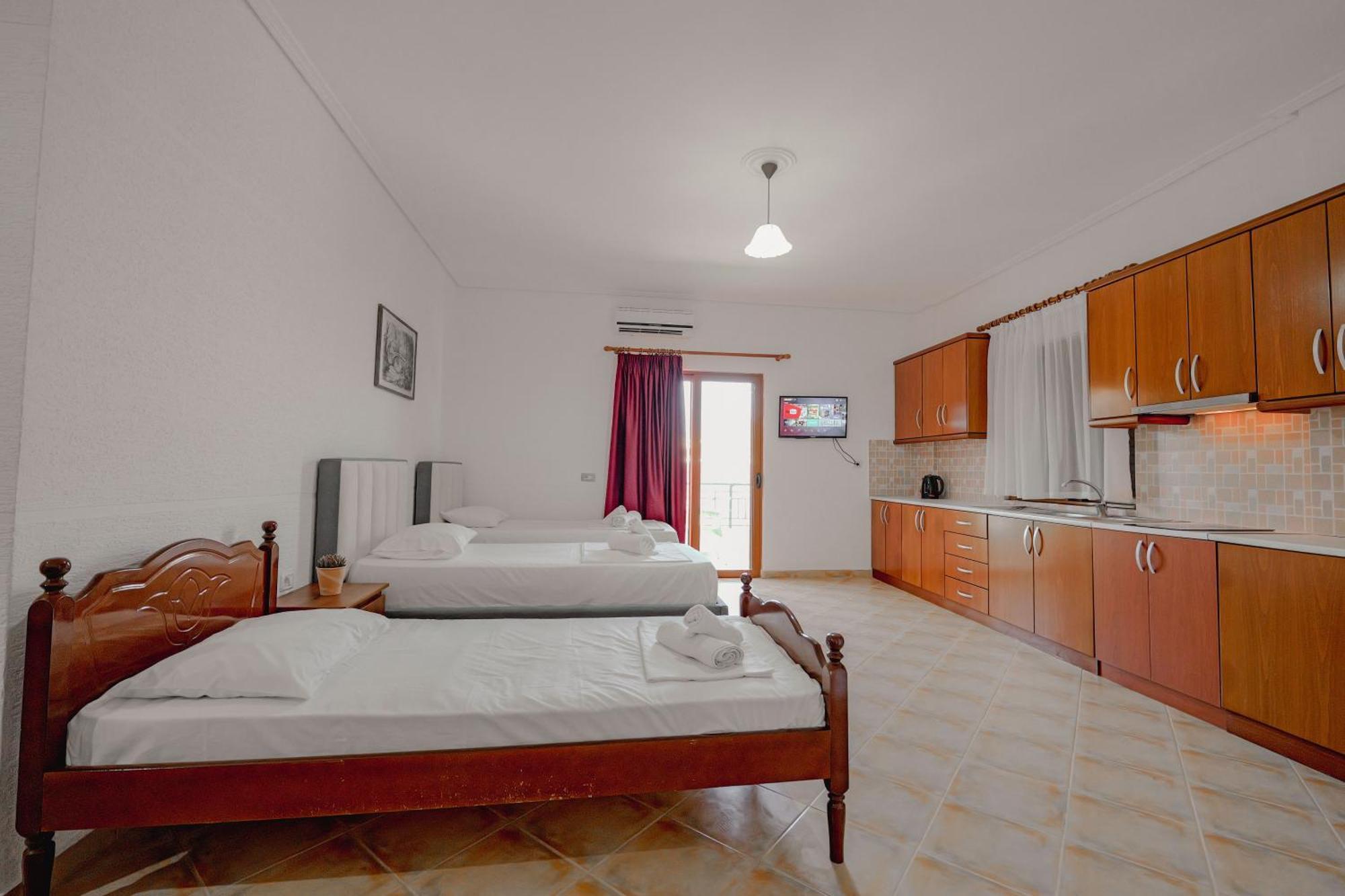 Cozy Apartments Downtown Ksamil Esterno foto