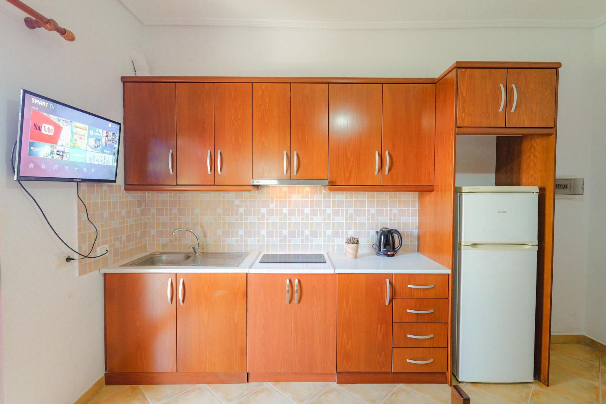 Cozy Apartments Downtown Ksamil Esterno foto