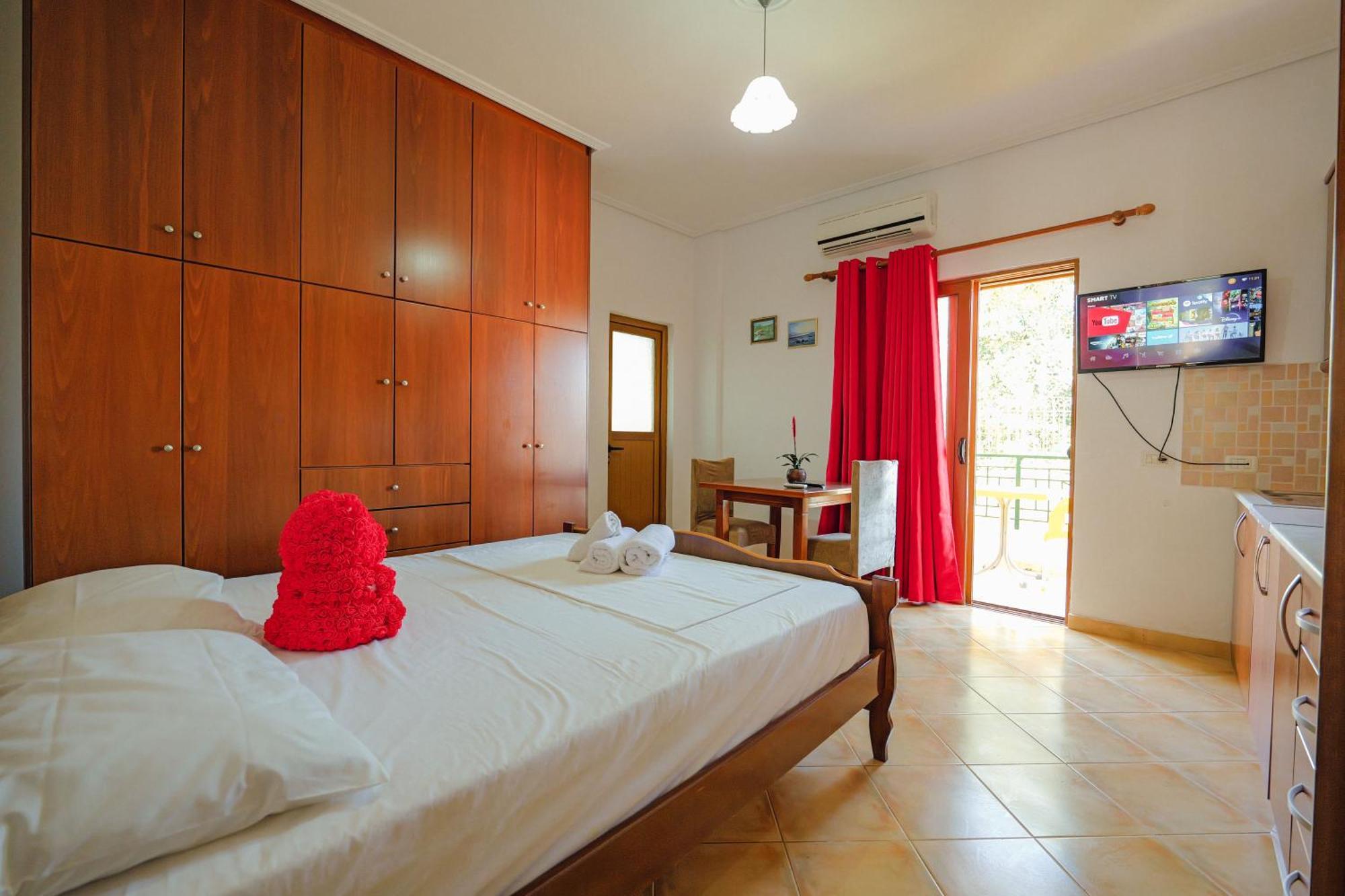 Cozy Apartments Downtown Ksamil Esterno foto