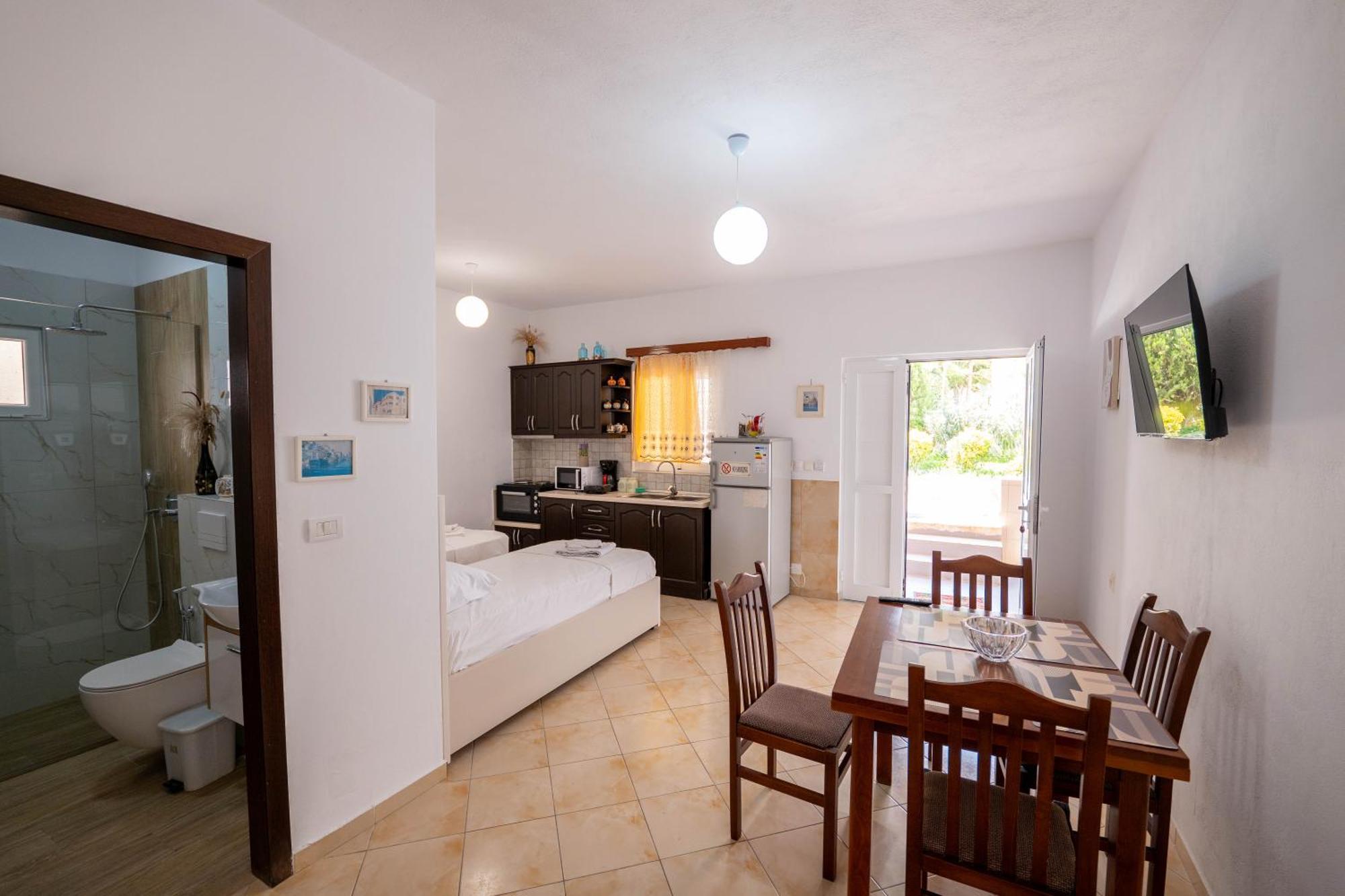 Cozy Apartments Downtown Ksamil Esterno foto