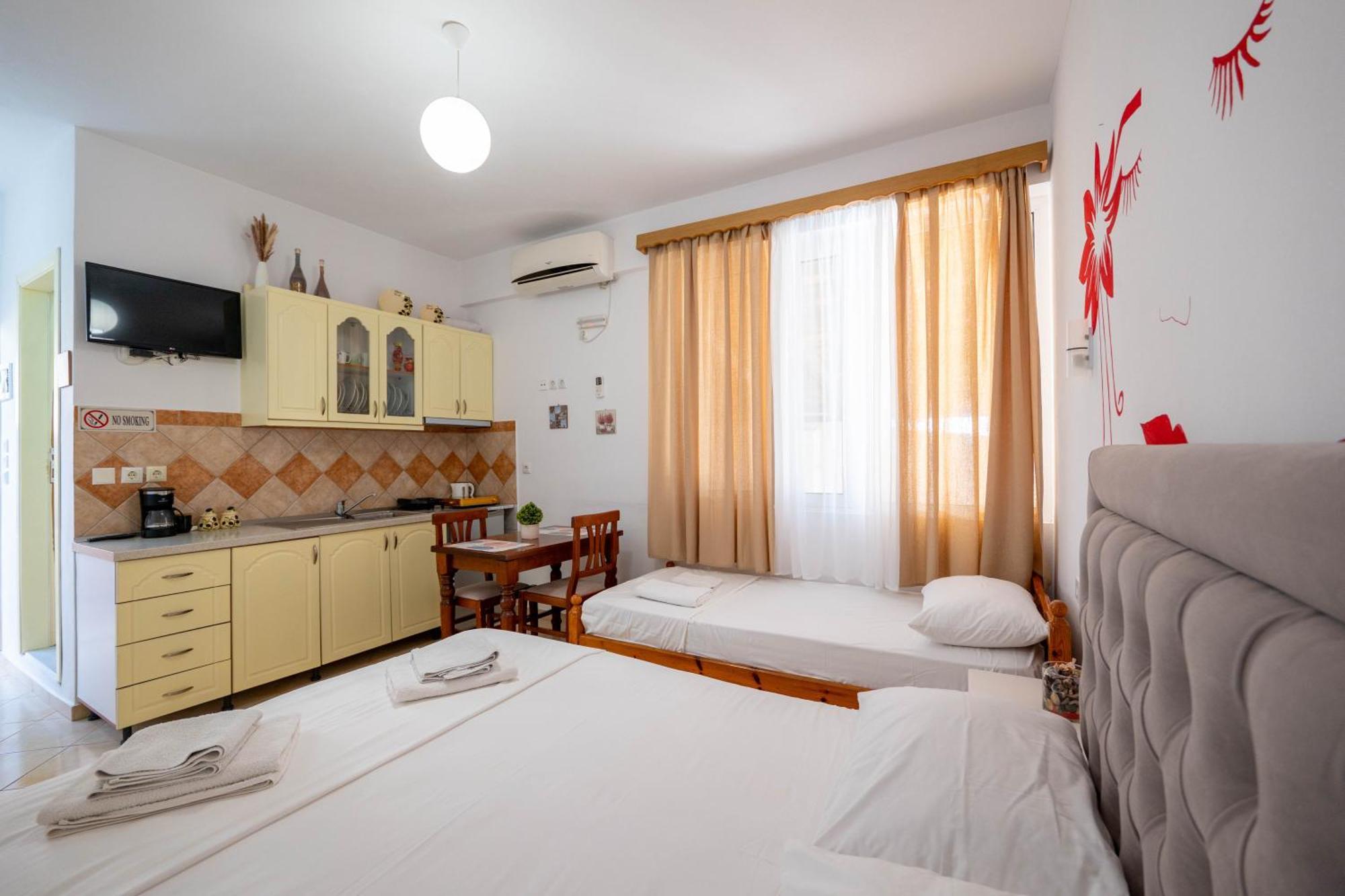 Cozy Apartments Downtown Ksamil Esterno foto