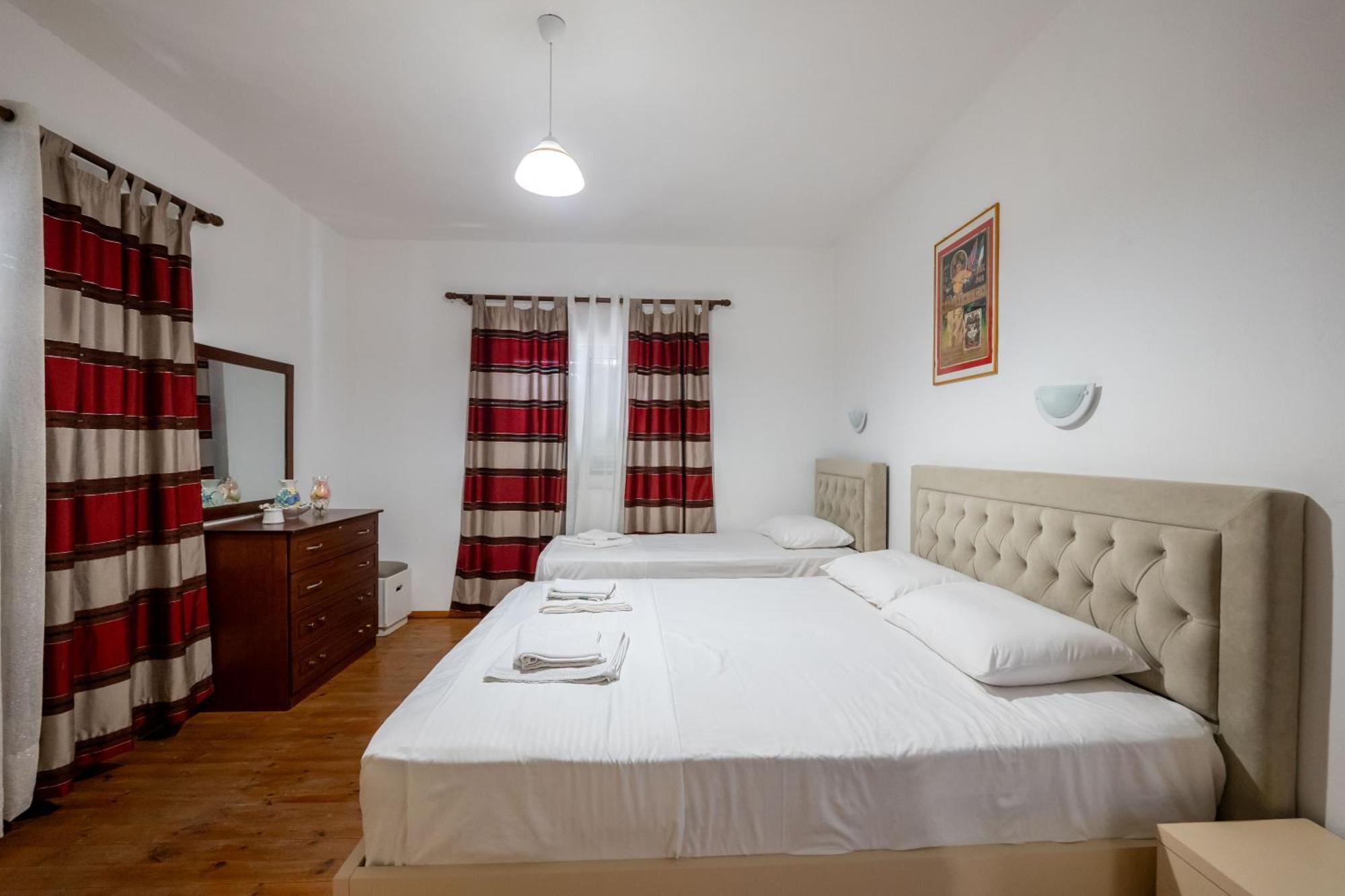 Cozy Apartments Downtown Ksamil Esterno foto